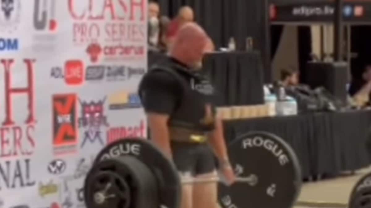 check-out-nick-best-coasting-through-a-317.5-kilogram-(700-pound)-deadlift-for-10-reps