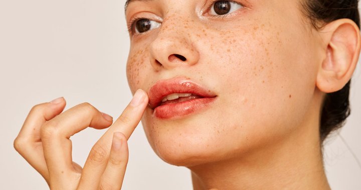 how-to-rock-the-viral-“gym-lips”-trend-in-4-easy-steps