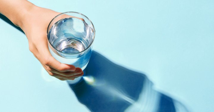 the-best-time-to-stop-drinking-water-if-you-want-to-sleep-through-the-night