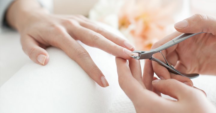 why-you-shouldn't-remove-your-nail-cuticles,-from-a-derm