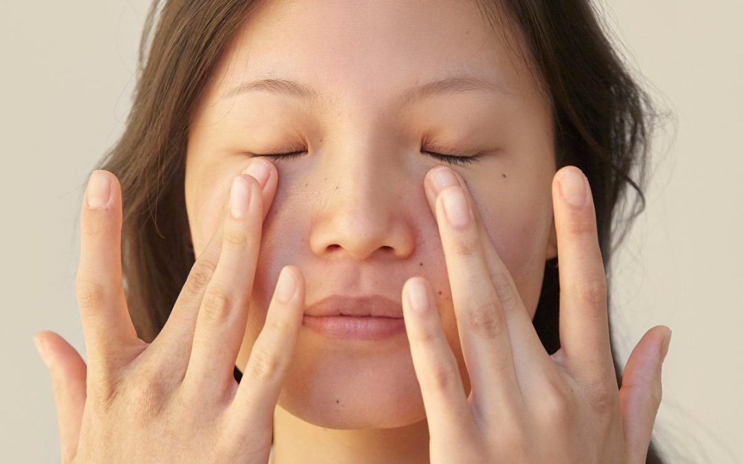 how-algae-can-help-with-fine-lines-around-the-eyes