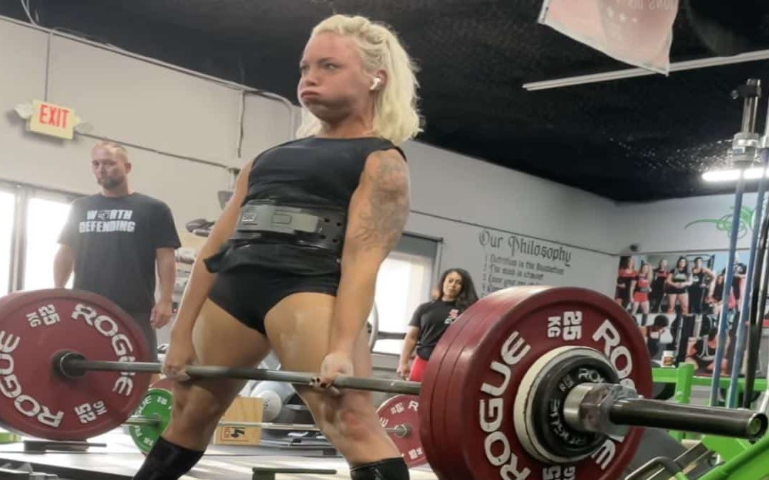 watch-heather-connor-(47kg)-deadlift-11-pounds-more-than-the-ipf-world-record-twice