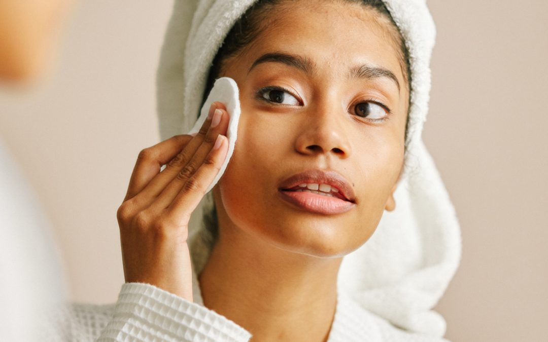 what-toner-does-for-your-face-&-how-to-use-it,-from-derms