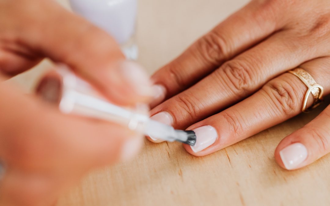 how-to-achieve-velvet-nails-with-magnetic-nail-polish