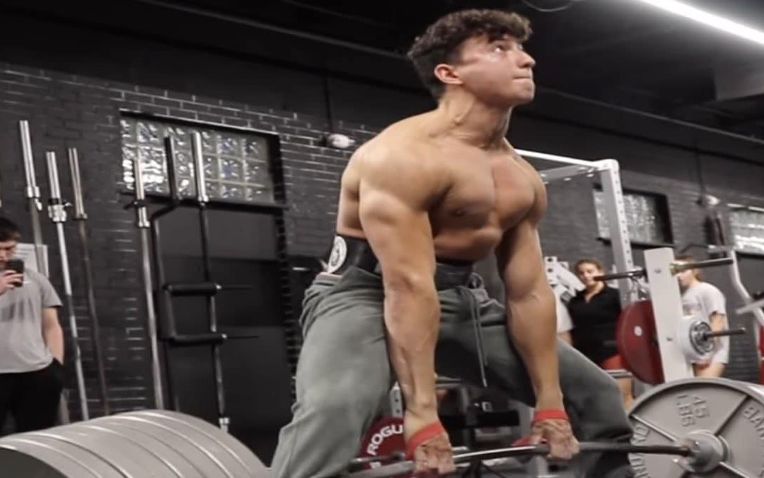 powerlifter-nabil-lahlou-crushes-a-deadlift-nearly-5-times-his-bodyweight-in-training