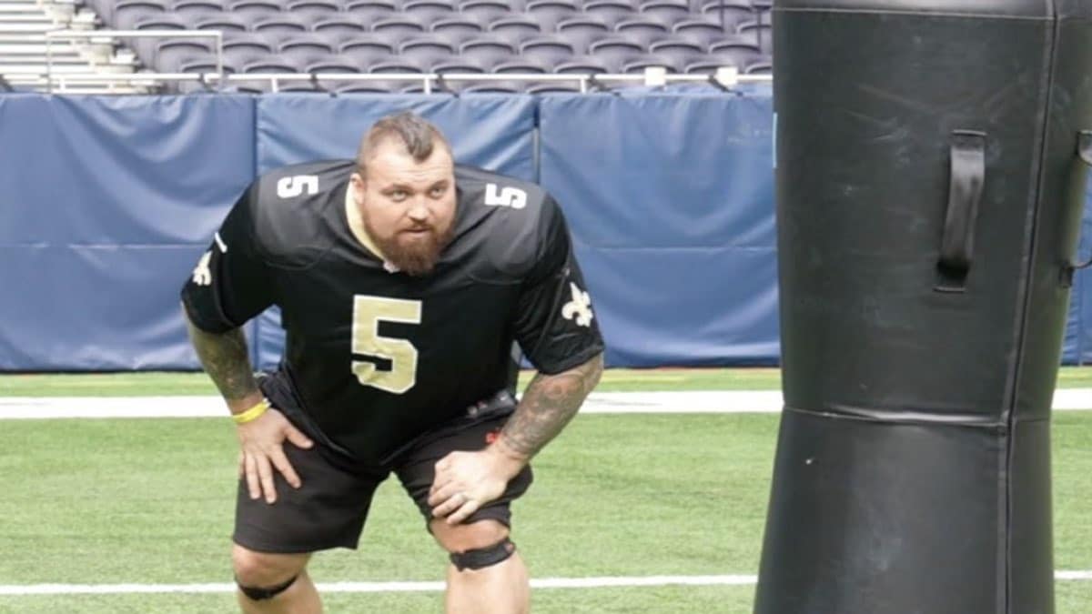 eddie-hall-tries-his-hand-at-a-mock-nfl-scouting-combine