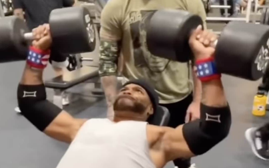 Check Out Rapper Method Man Cruising Through 120-Pound Incline Dumbbell Presses for 10 Reps – Breaking Muscle