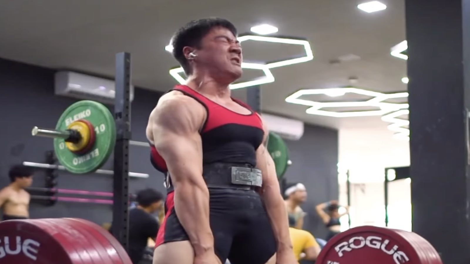 powerlifter-kasemsand-senumong-(66kg)-deadlifts-320-kilograms-(705-pounds)-for-huge-pr-and-unofficial-world-record-–-breaking-muscle