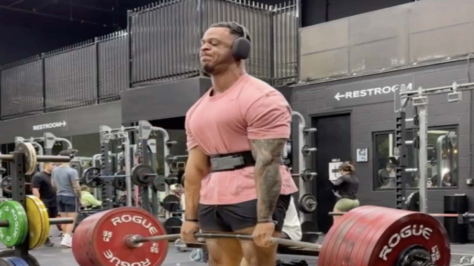 jamal-browner-logs-a-monster-426.4-kilogram-(940-pound)-conventional-stance-raw-deadlift-–-breaking-muscle