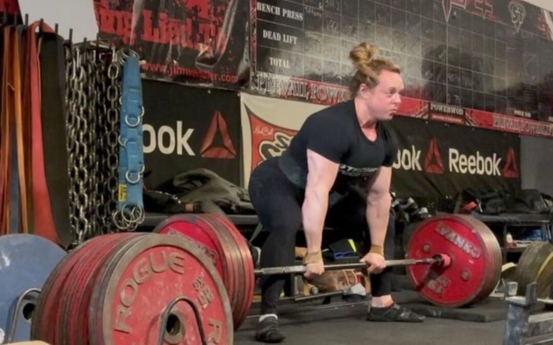 Kristy Hawkins Pulls Over 272.1 Kilograms (600 Pounds) with Sumo Deadlift for First Time – Breaking Muscle