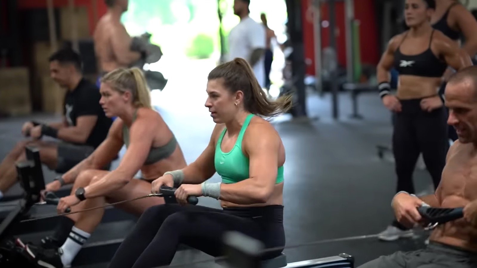 former-champion-ben-smith-hosts-training-camp-for-2023-crossfit-games.-laura-horvath-and-gabriela-migala-show-out-–-breaking-muscle