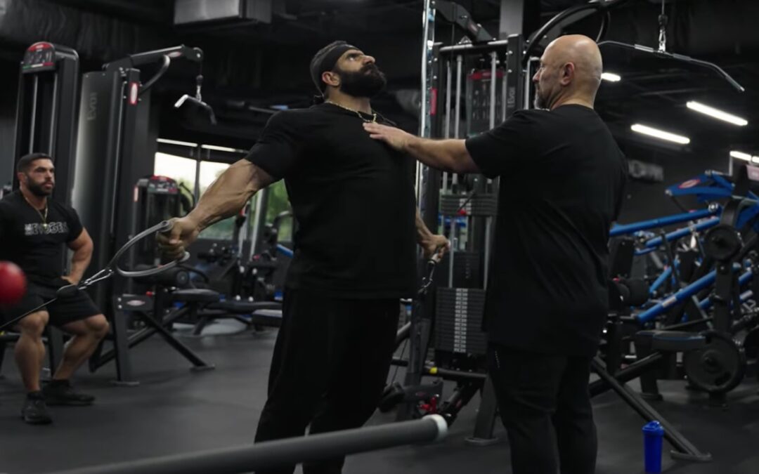 Reigning Champ Hadi Choopan and Top Contender Derek Lunsford Team Up for Chest Workout 3 Weeks Before 2023 Mr. Olympia – Breaking Muscle