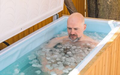 Ice Baths: A Chilling Trend Or Ancient Science?: HealthifyMe